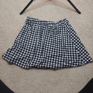 Houndstooth Stretch Skater Flare Skirt - SO Goods For Life - Size M